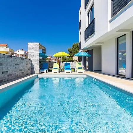 Amazing In With Swimming Pool Apartment