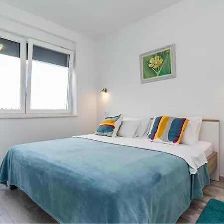 Amazing In With Swimming Pool Apartment