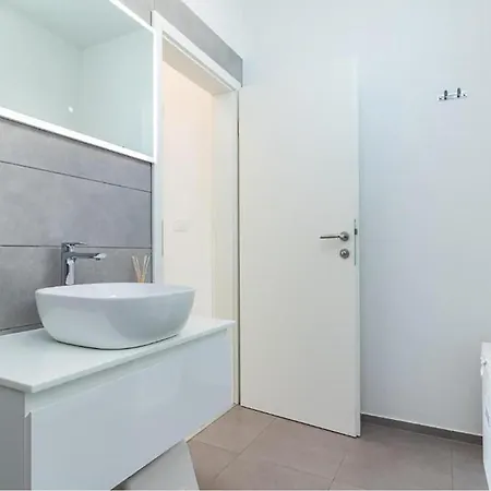Apartment Amazing In With Swimming Pool